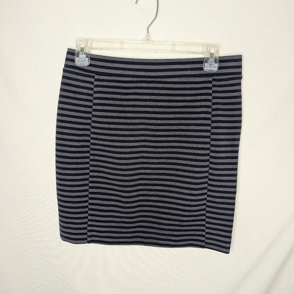 Madewell Grey And Blue Stretch Straight Short Skirt Size Medium Textured - Picture 1 of 7